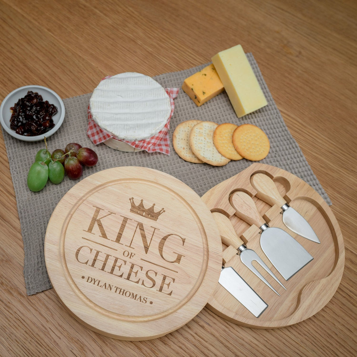 &#39;King of Cheese&#39; Board &amp; Knife Set