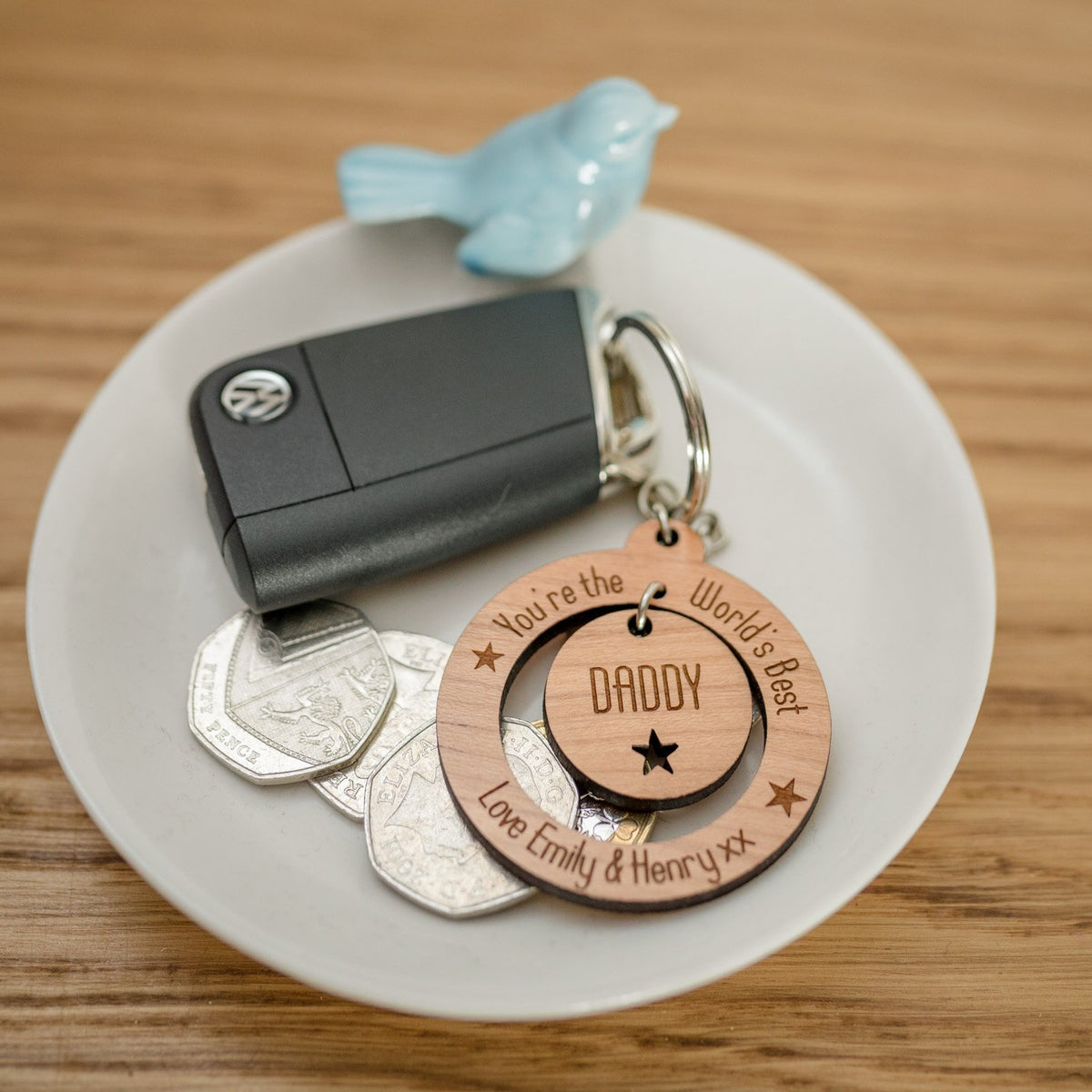 &#39;World&#39;s Best Dad&#39; Keyring with floating charm