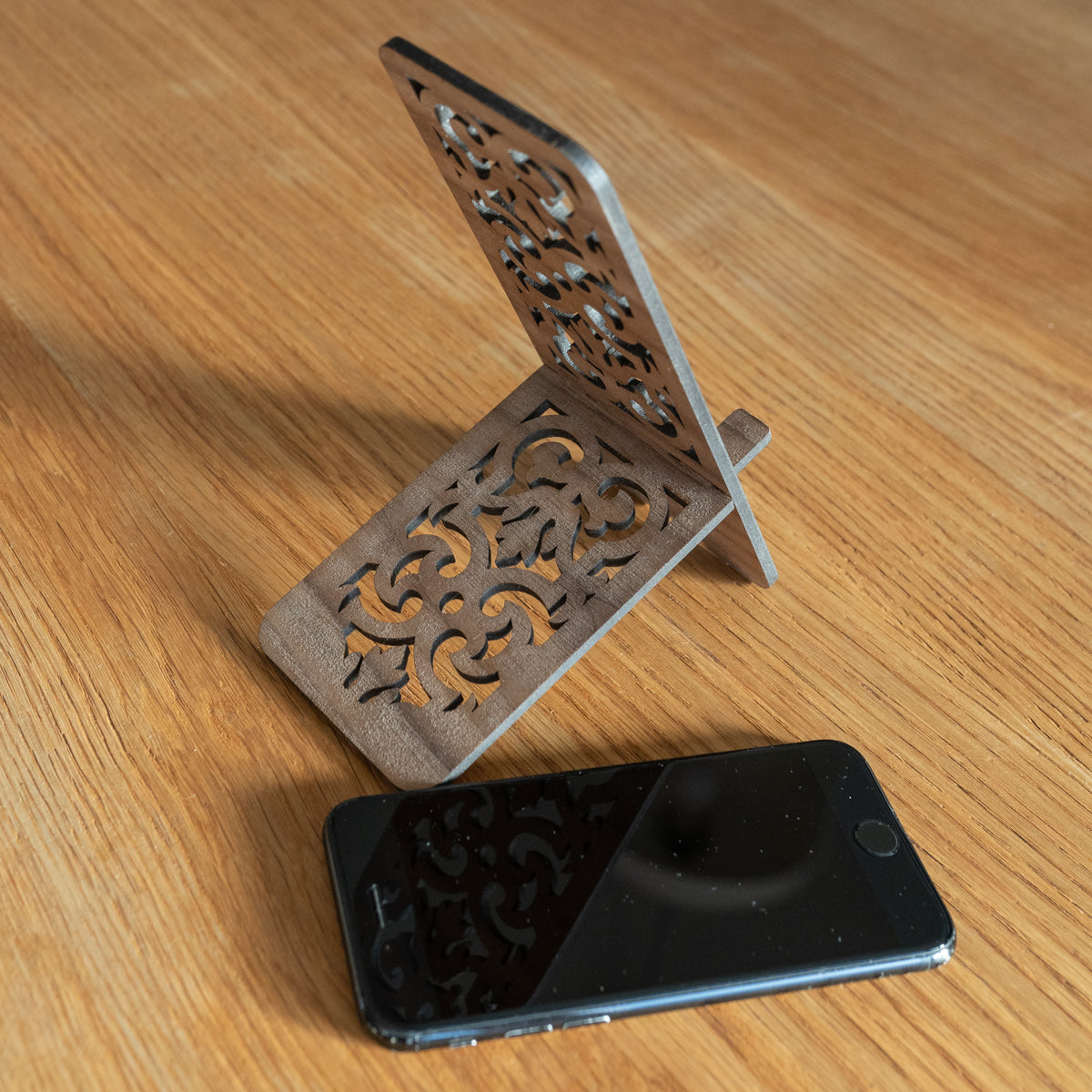 Traditional Cut-Out Phone Stand