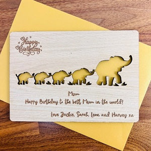 Carte d&#39;anniversaire de parents d&#39;éléphant et de bébé