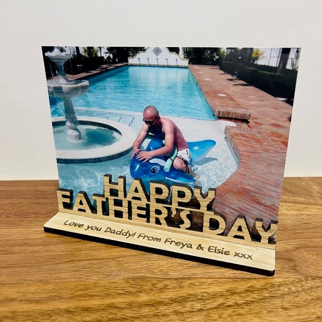 &#39;Happy Father&#39;s Day&#39; Photo Stand